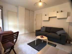 Studio Hyères Port - résidence fermée avec piscine